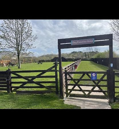 Tarka Holiday Park Ashford  ภายนอก รูปภาพ